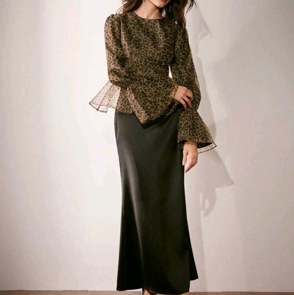 Women's Round Neck Cinched Waist Sexy Leopard Print Chiffon Blouse - Picture 3 of 4